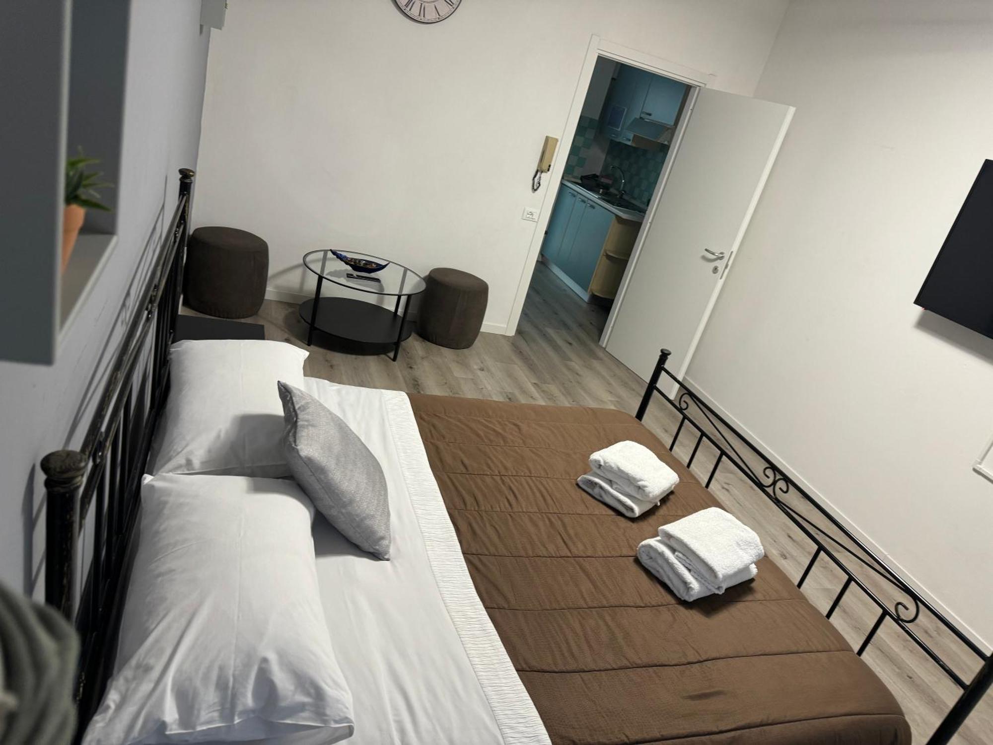 טרנטו B&B Clesio & Residence Buonconsiglio Apartments מראה חיצוני תמונה