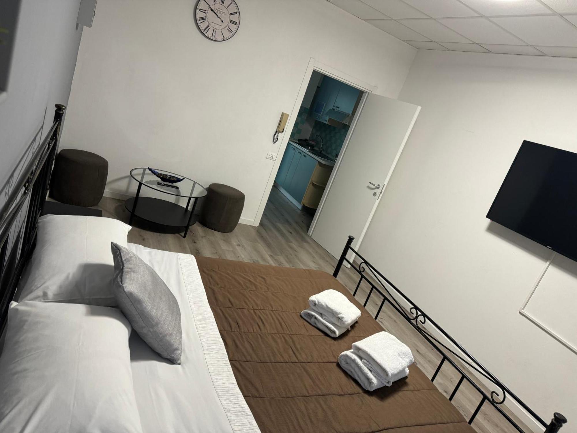 טרנטו B&B Clesio & Residence Buonconsiglio Apartments מראה חיצוני תמונה